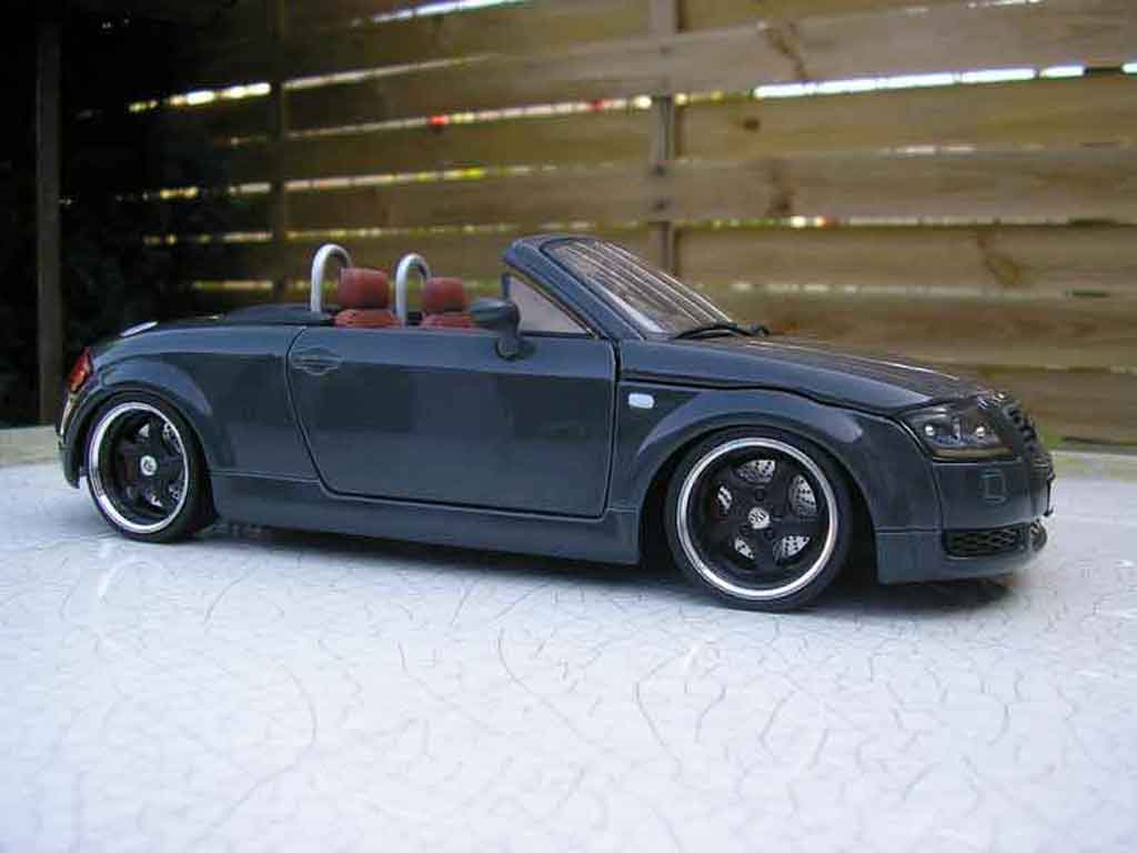 Audi TT rs roadster grey jantes porsche 1/18 Maisto