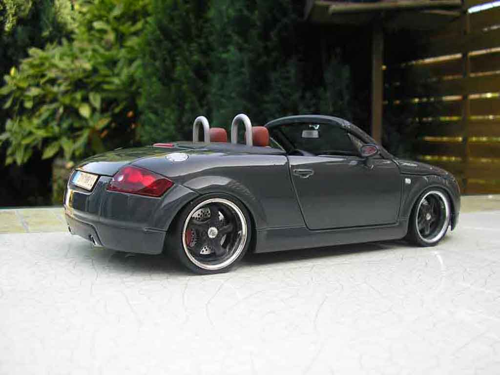 Audi TT rs roadster grey jantes porsche 1/18 Maisto