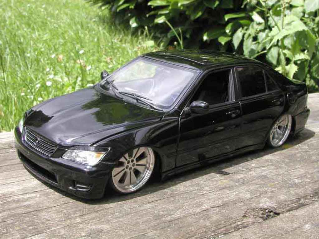 Toyota Altezza DUB 1/18 Autoart