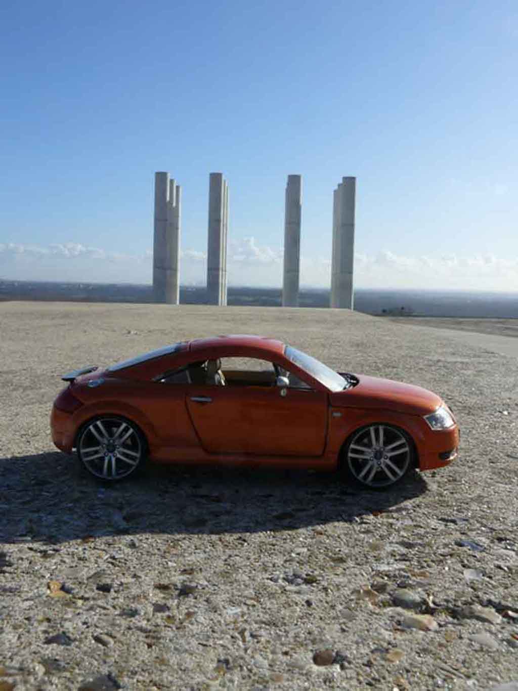 Audi TT coupe s-line orange jantes 19 pouces 1/18 Revell