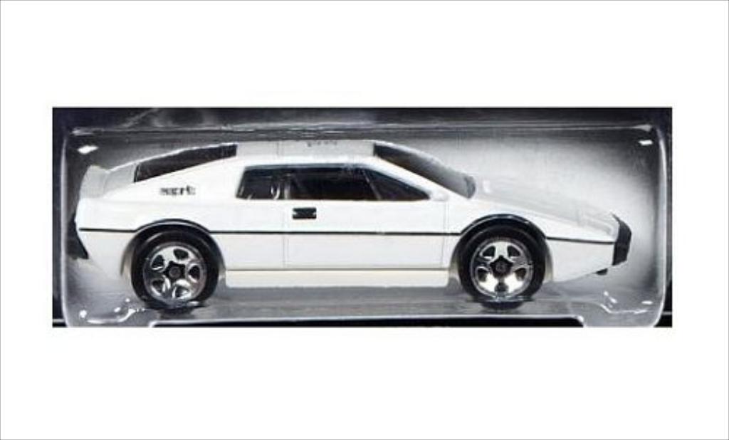 Lotus Esprit 1/64 Hot Wheels S1 white RHD James Bond 007 diecast model cars