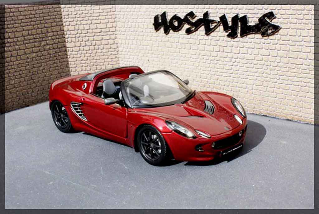 Lotus Elise 111S red / carbon 1/18 Welly