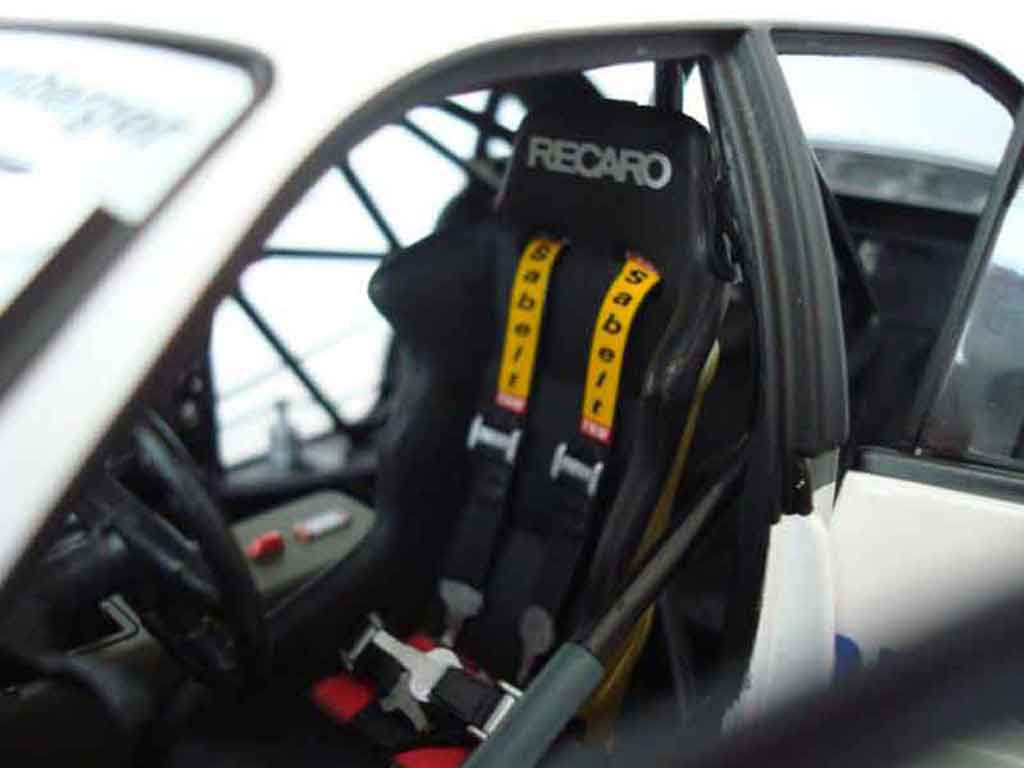 Opel Omega DTM lotus 3000 24v 1/18 Minichamps