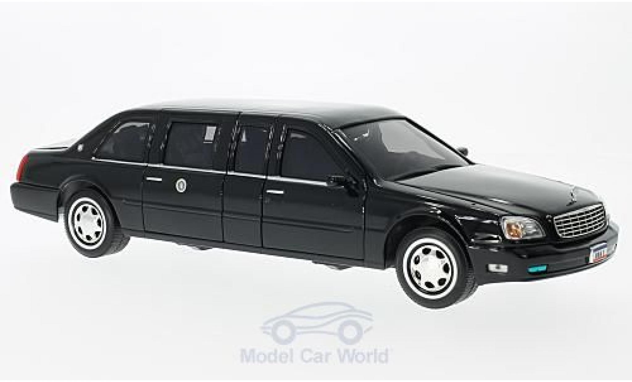 Cadillac Deville 1/24 Lucky Die Cast DeVille Presidental Limousine black 2001 Standarten liegen bei diecast model cars