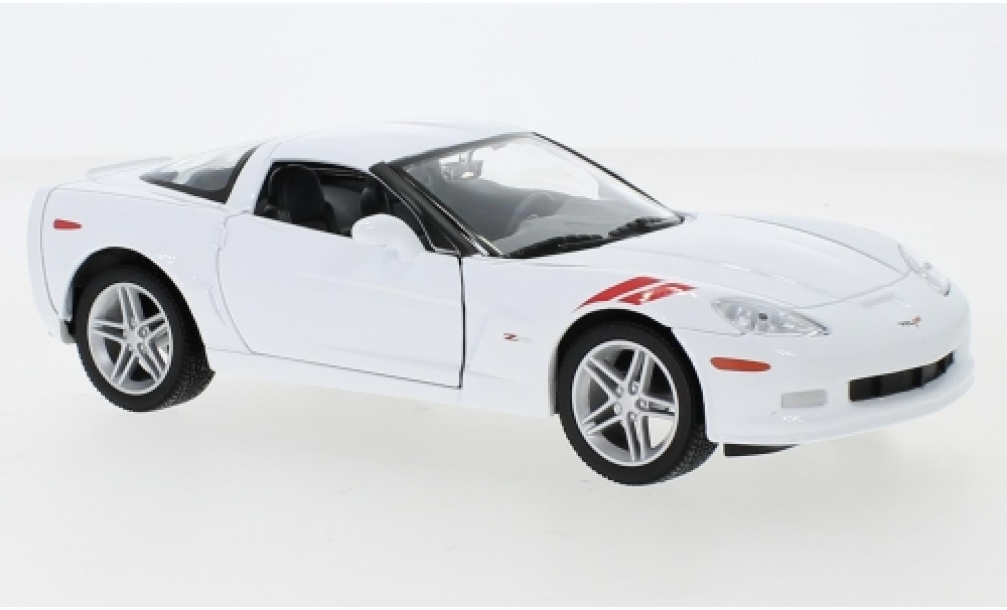 Chevrolet Corvette 1/24 Lucky Die Cast Z06 (C6) white/Dekor 2007 diecast model cars