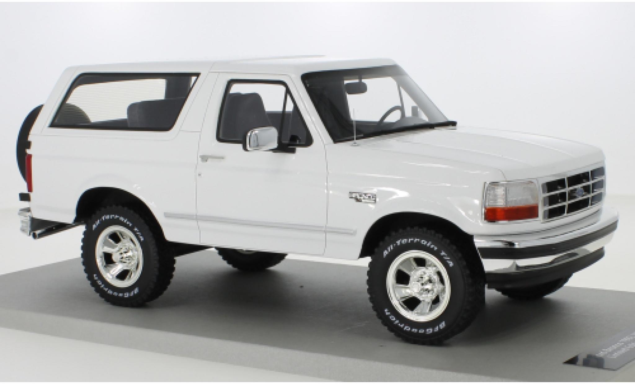 Ford Bronco 1/18 Lucky Step Models white 1992 diecast model cars