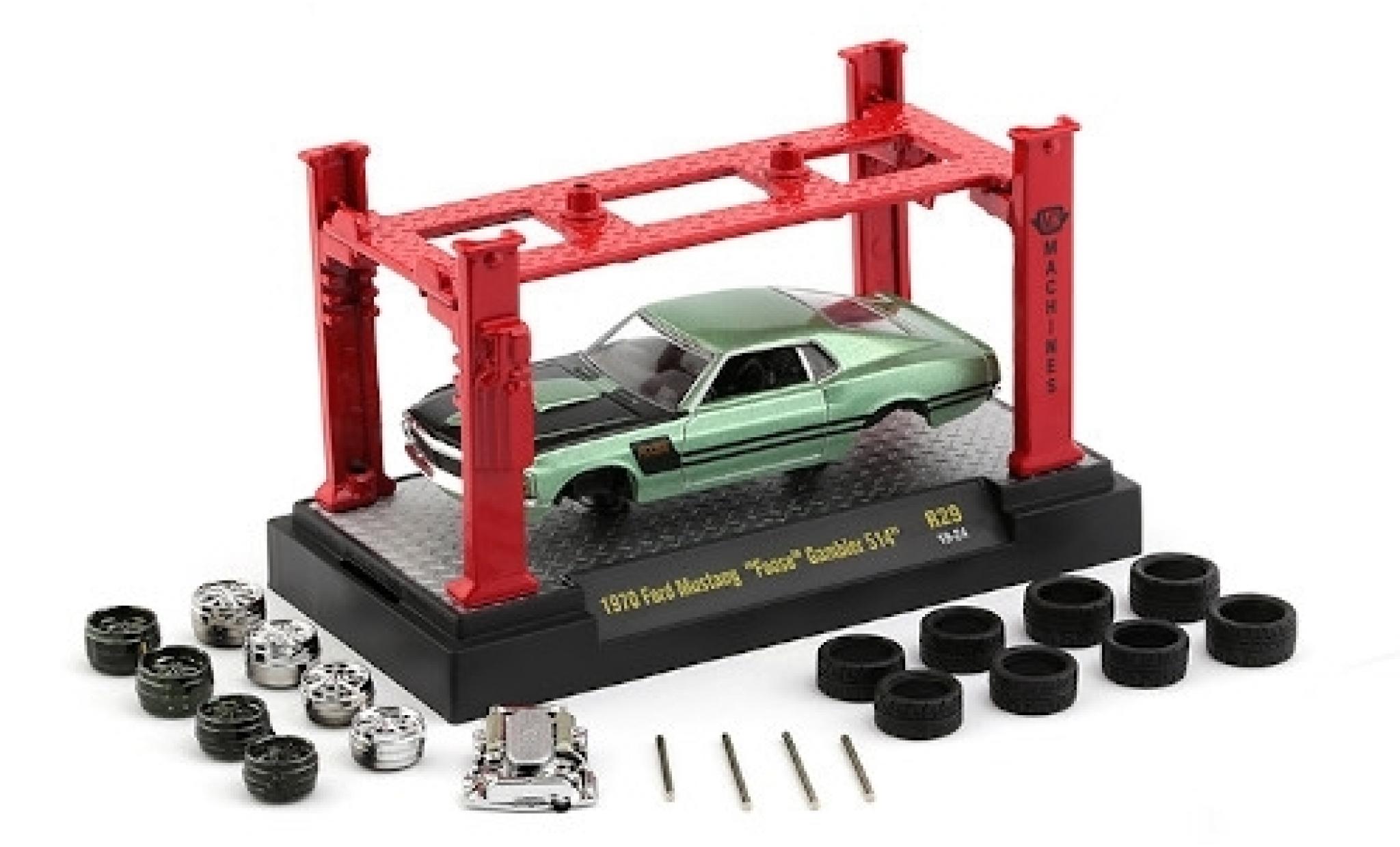 Ford Mustang 1/64 M2 Machines metallic green/matt-black 1970 Foose Gambler 514 avec Hebeb&uuml;hne et 2 Rads&auml;tzen diecast model cars