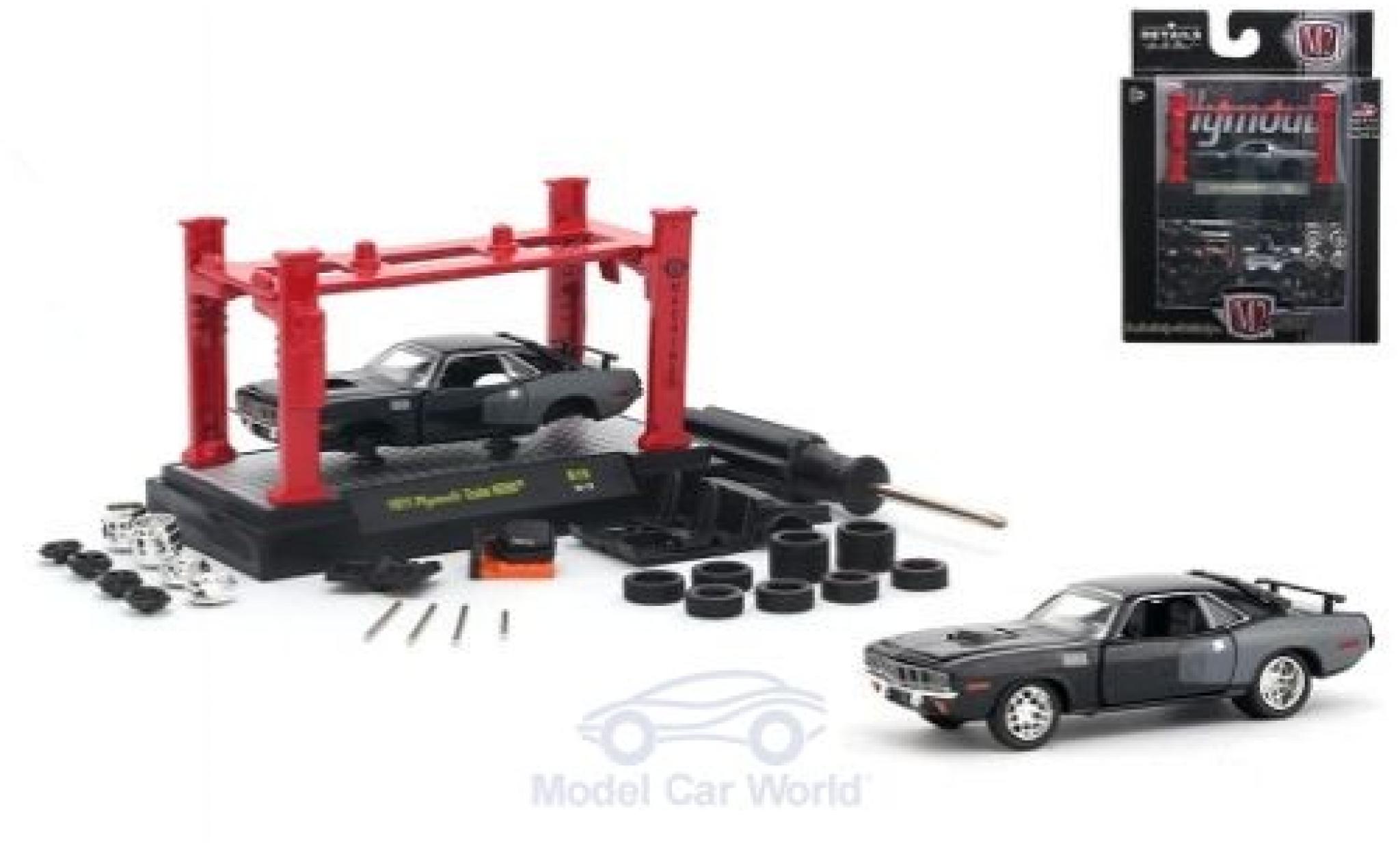 Plymouth Cuda 1971 1/64 M2 Machines HEMI metallic black/grey 1971 Model-Kit Bausatz inklusive 4 Ersatzr&auml;dern diecast model cars