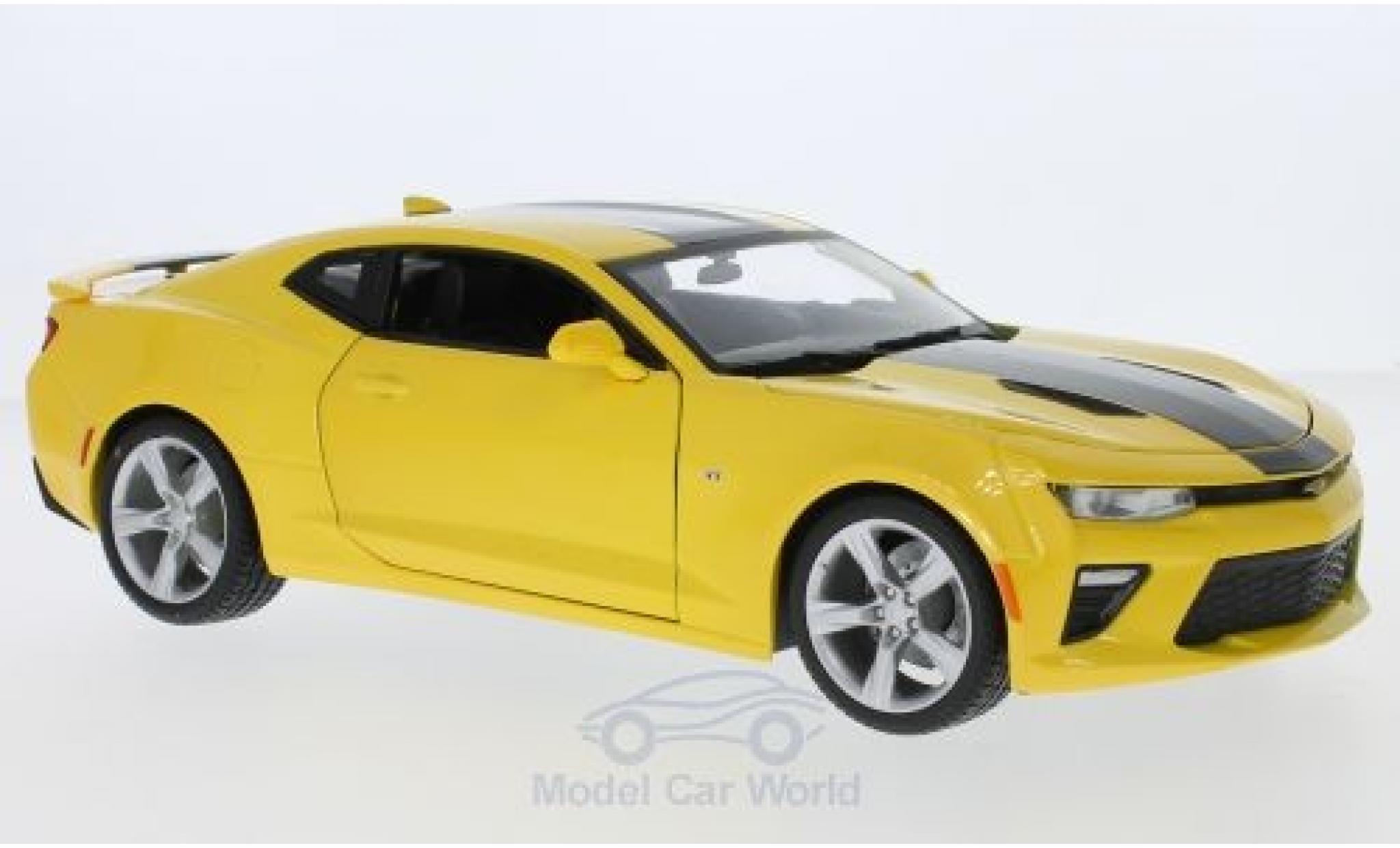 Chevrolet Camaro SS 1/18 Maisto SS metallic yellow/black 2016 diecast model cars