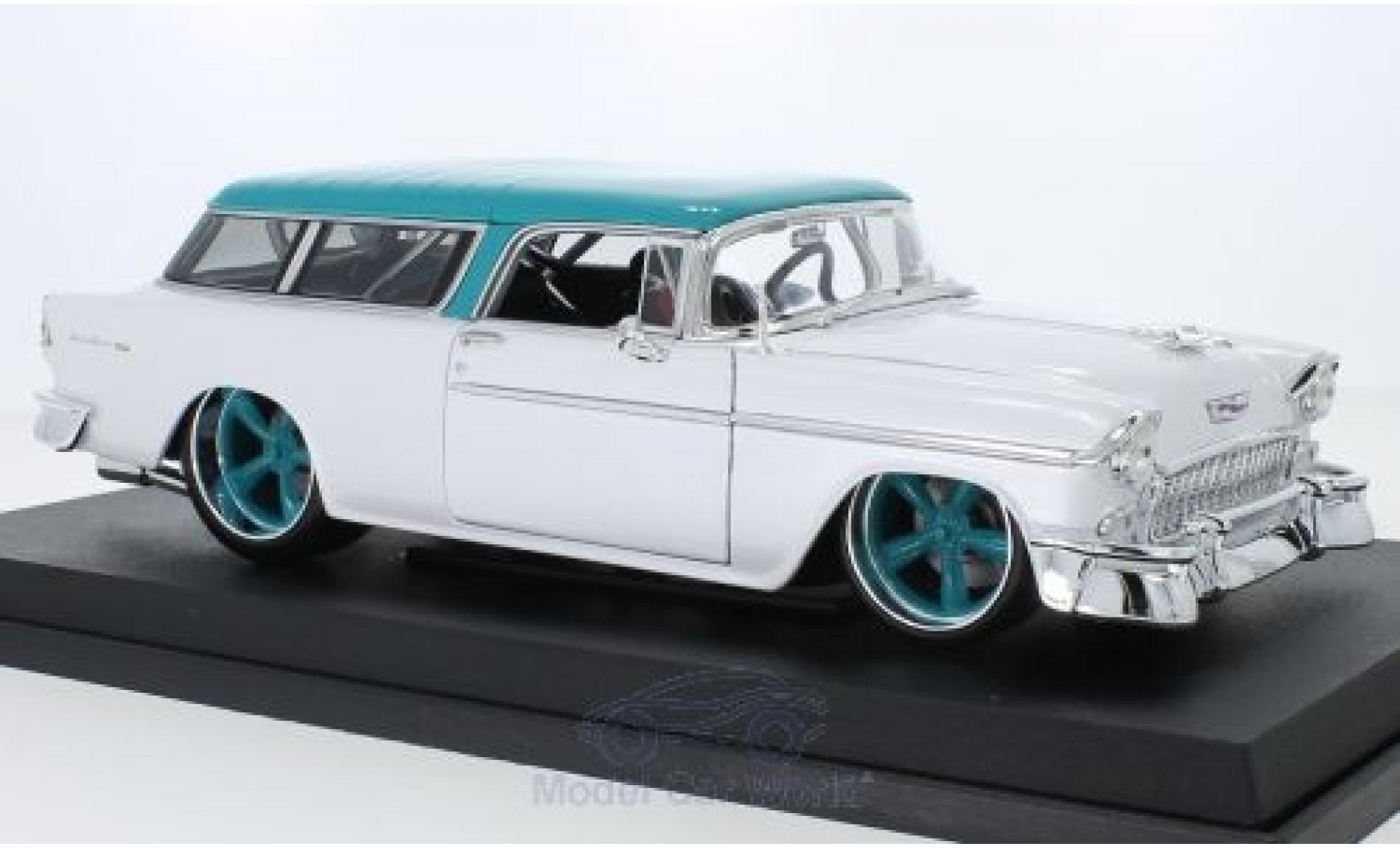 Chevrolet Nomad 1/18 Maisto metallic white/t&uuml;rkis 1955 diecast model cars