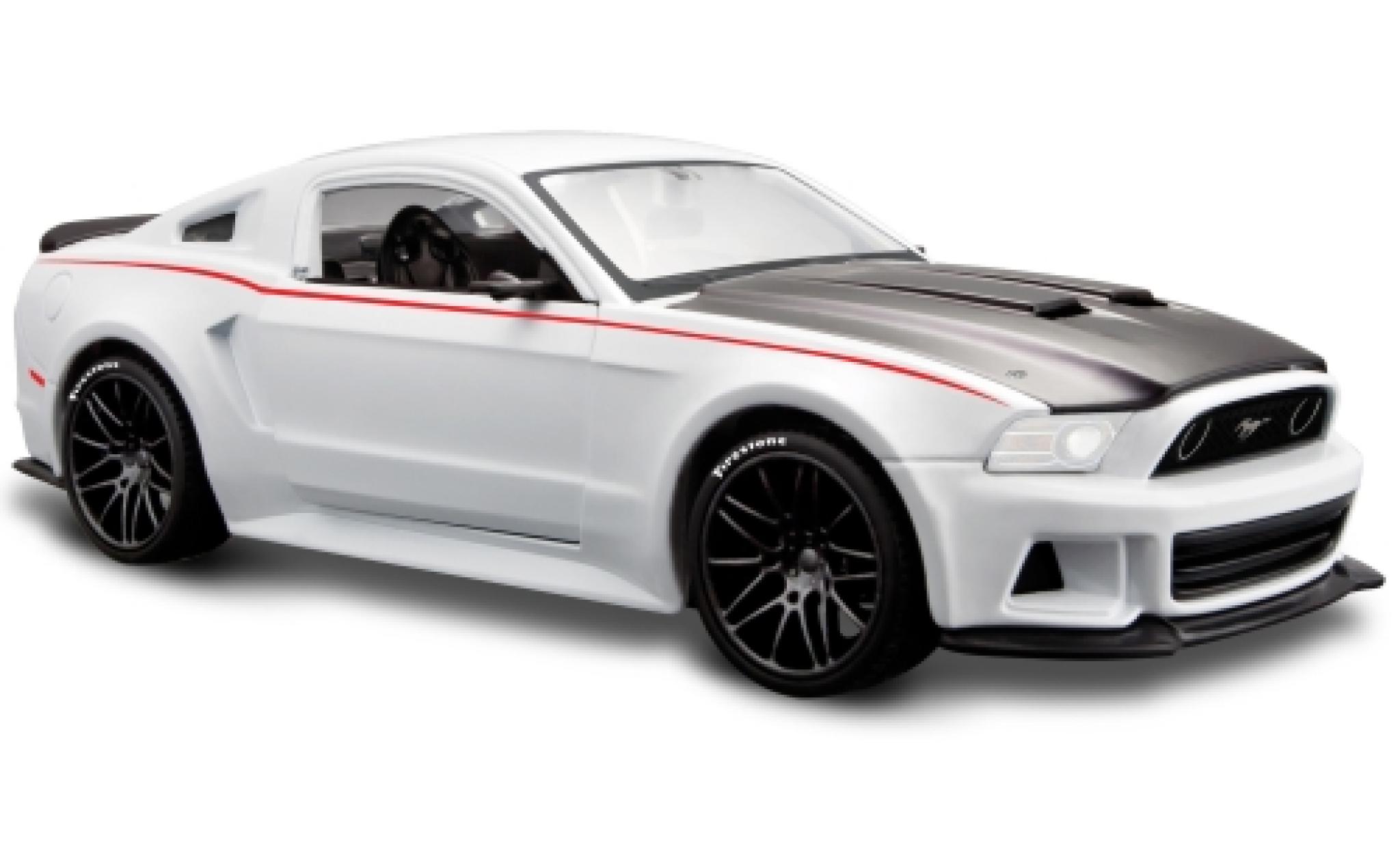 Ford Mustang 1/24 Maisto Street Racer white/matt-black 2014 diecast model cars
