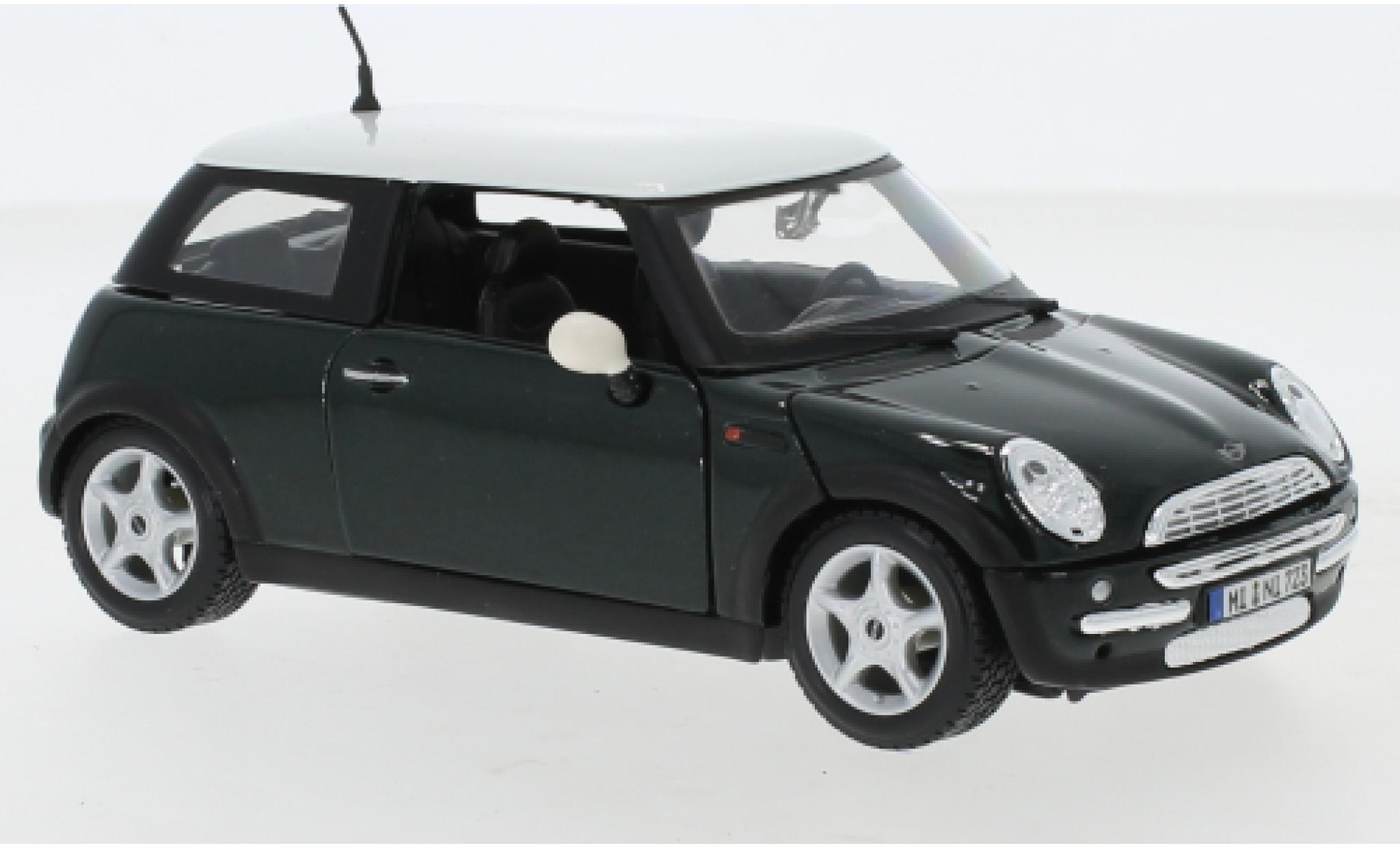 Mini Cooper 1/24 Maisto metallic green/white diecast model cars