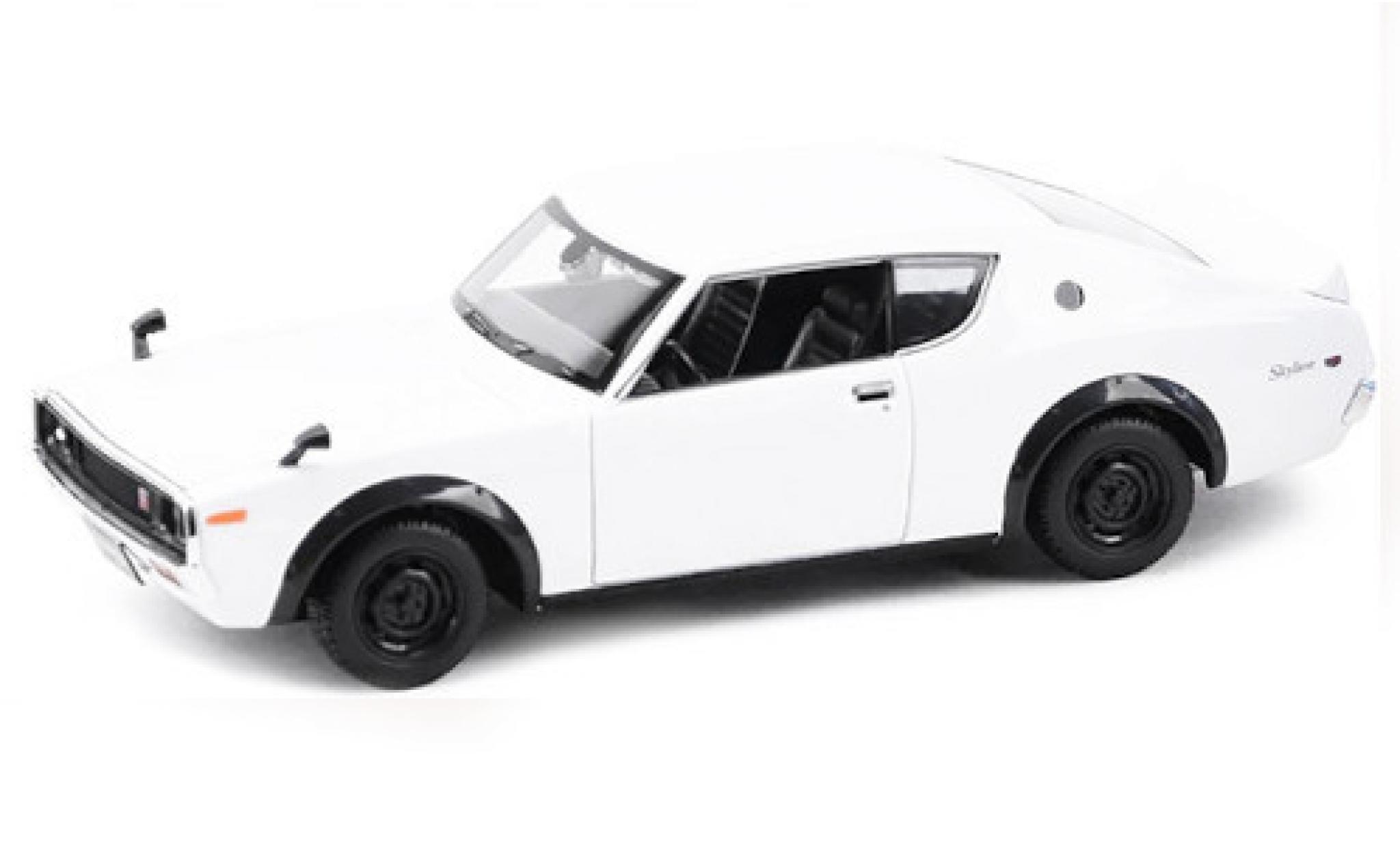 Nissan Skyline 1/24 Maisto 2000 GT-R (KPGC110) white 1973 diecast model cars