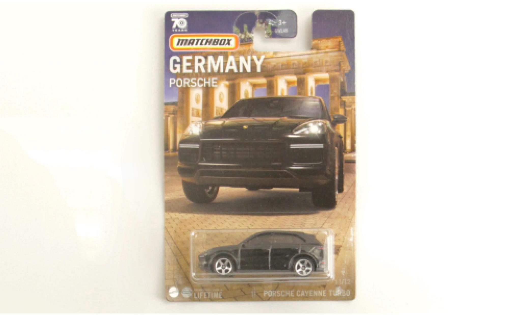 Porsche Cayenne Turbo 1/64 Matchbox black diecast model cars