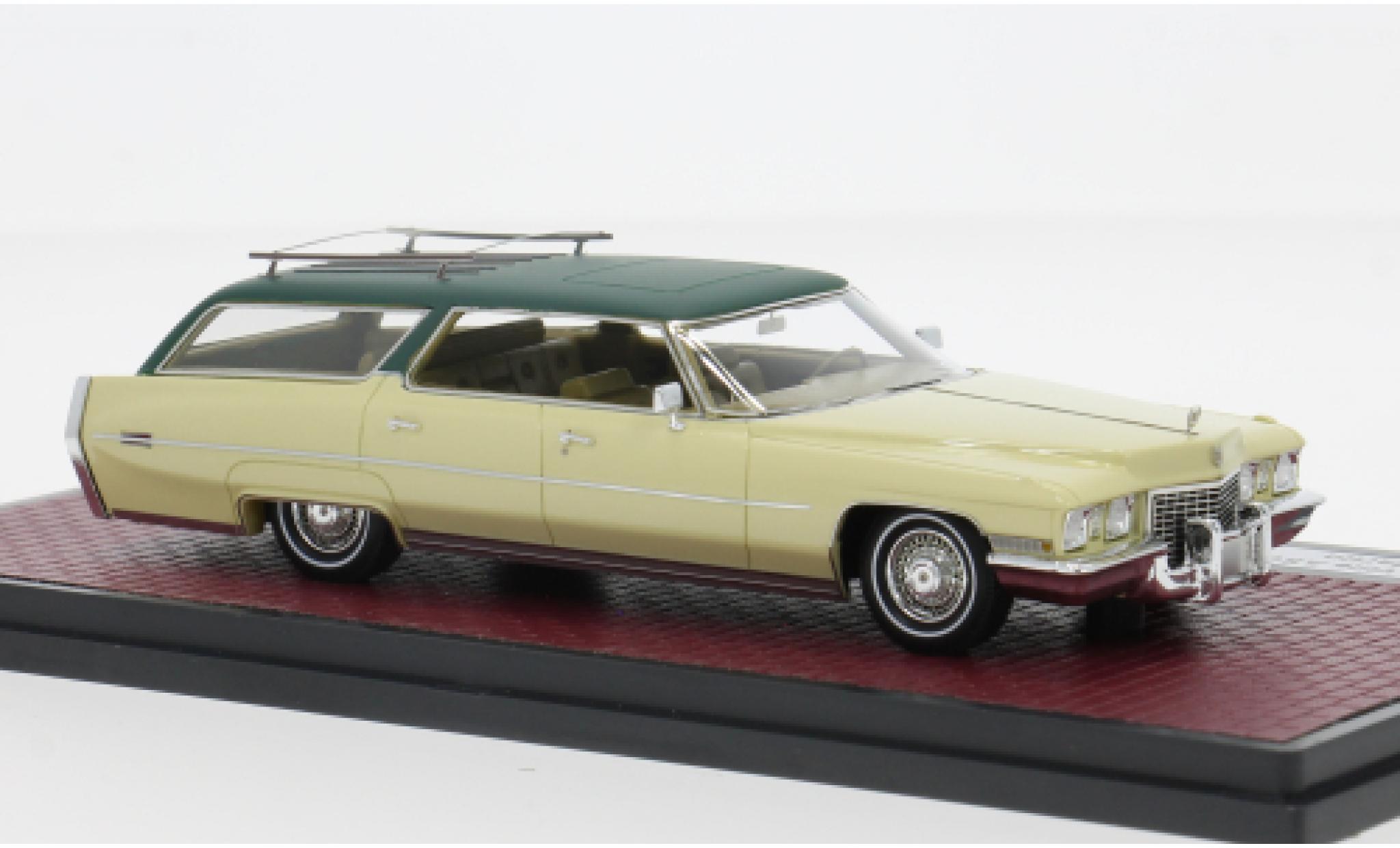 Cadillac Deville 1/43 Matrix DeVille Wagon Personalcar from Dean Martin beige/green 1972 1:43 diecast model cars
