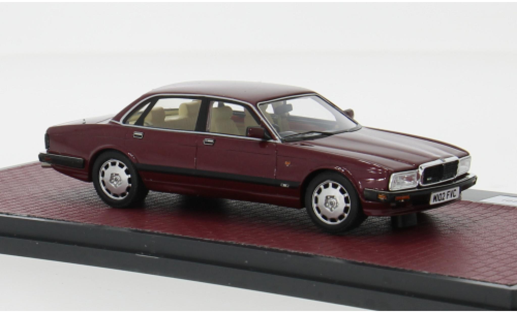 Jaguar XJ 1/43 Matrix R (40) red 1991 1:43 diecast model cars