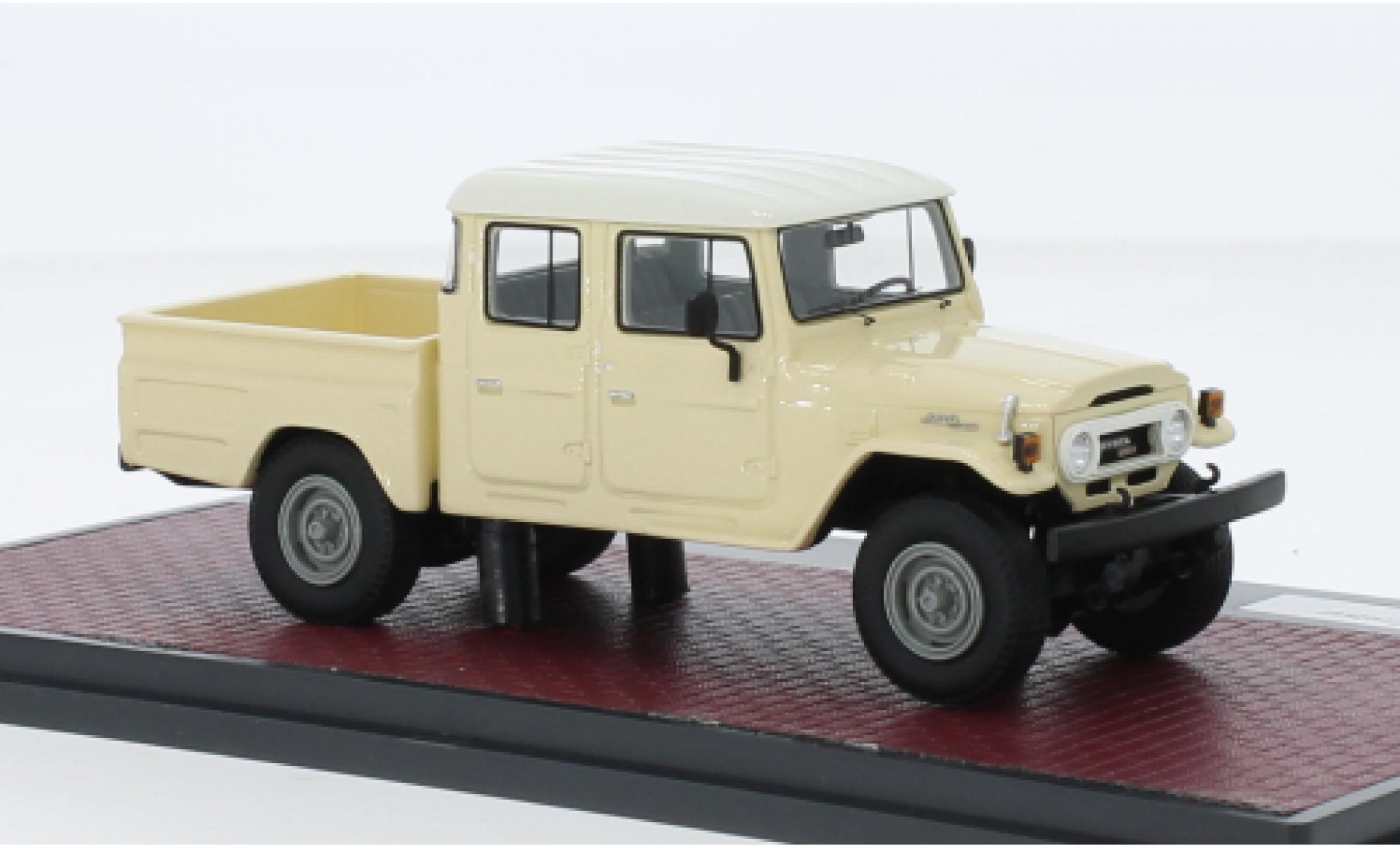 Toyota Land Cruiser 1/43 Matrix HJ45 Crew Cab beige/white diecast model cars