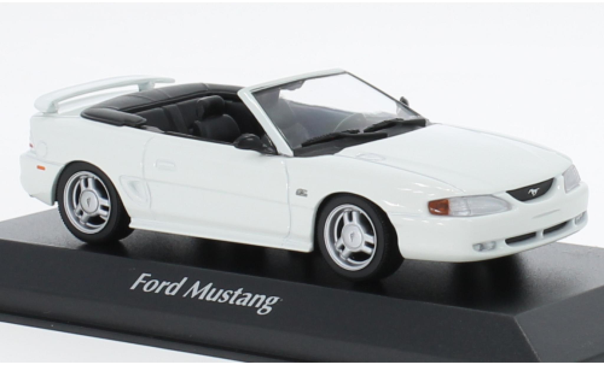 Ford Mustang 1/43 Maxichamps Convertible white 1994 diecast model cars