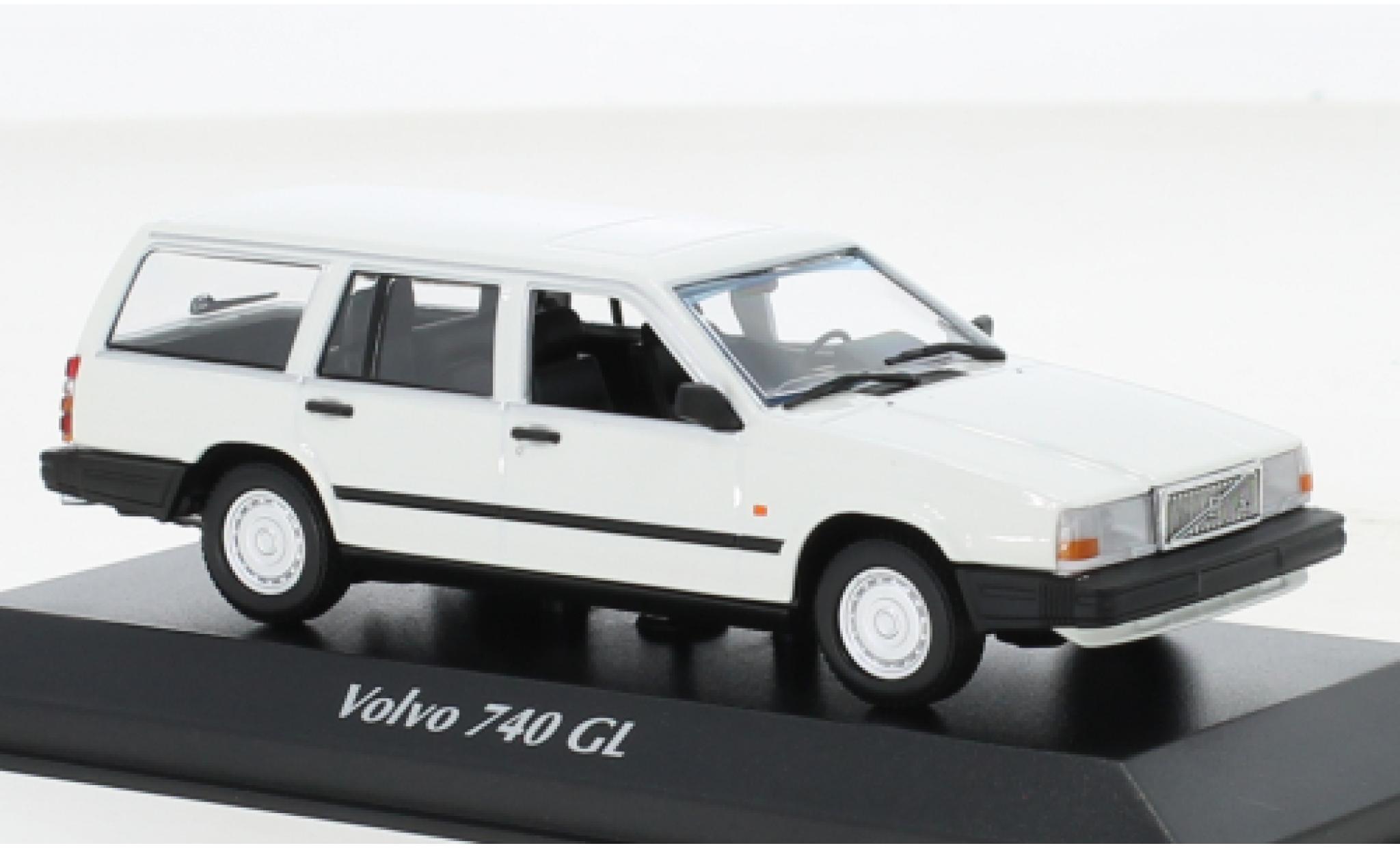 Volvo 740 1/43 Maxichamps Estate white 1986 diecast model cars