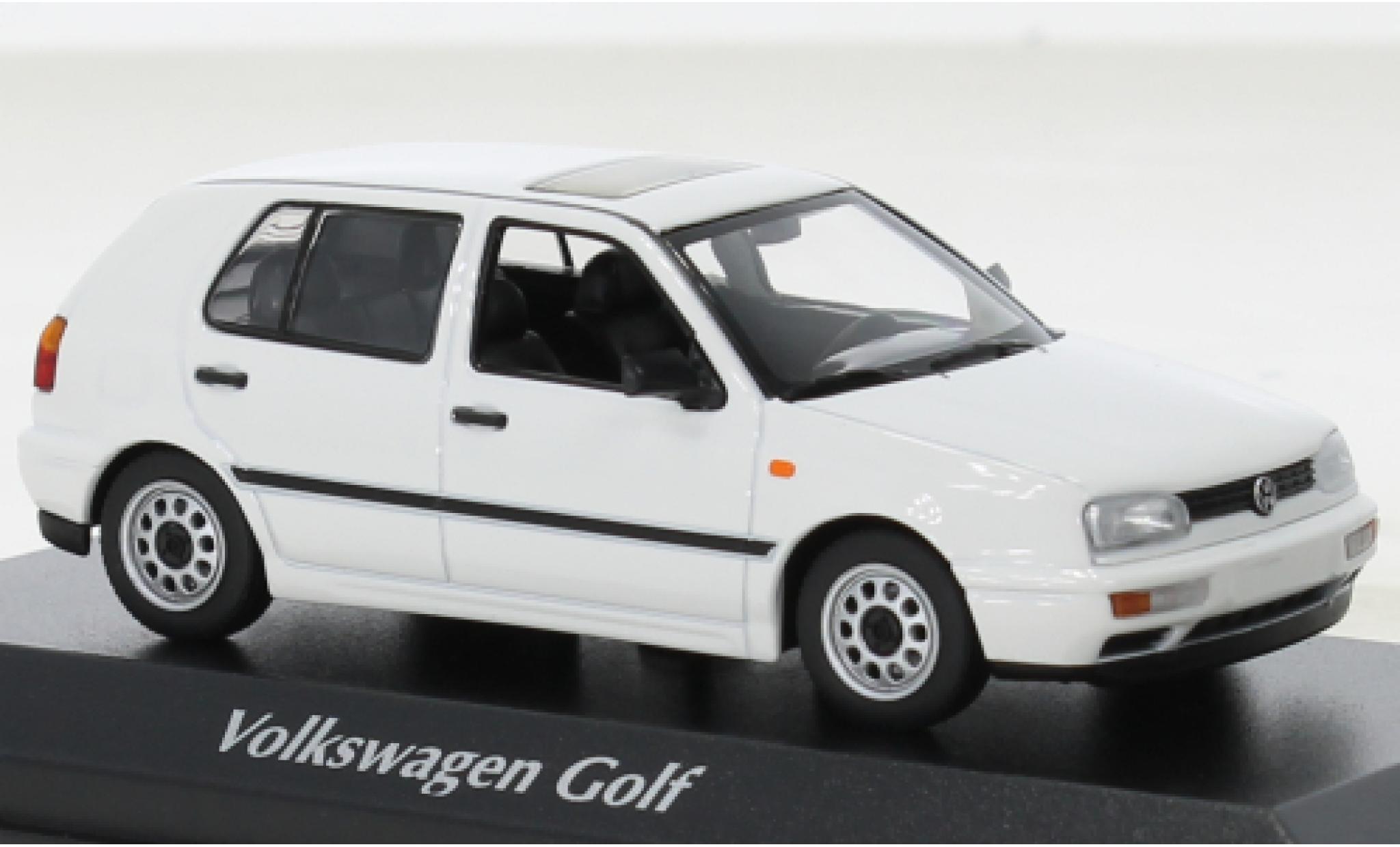 Volkswagen Golf 1/43 Maxichamps white 1997 diecast model cars