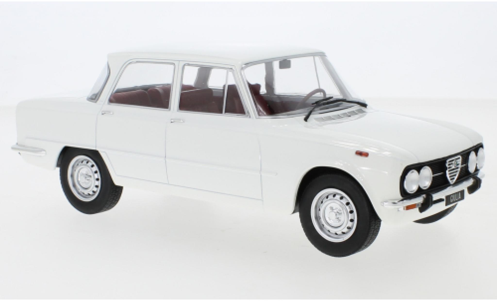 Alfa Romeo Giulia 1/18 MCG Nuova Super white 1974 diecast model cars