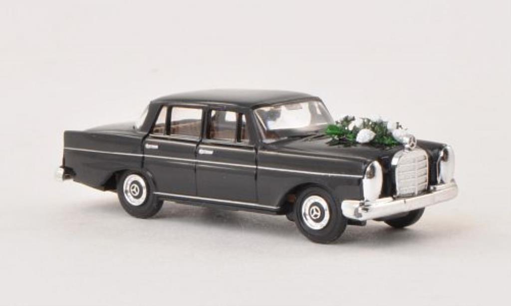 Mercedes 220 1/87 Busch Hochzeit 1959 diecast model cars