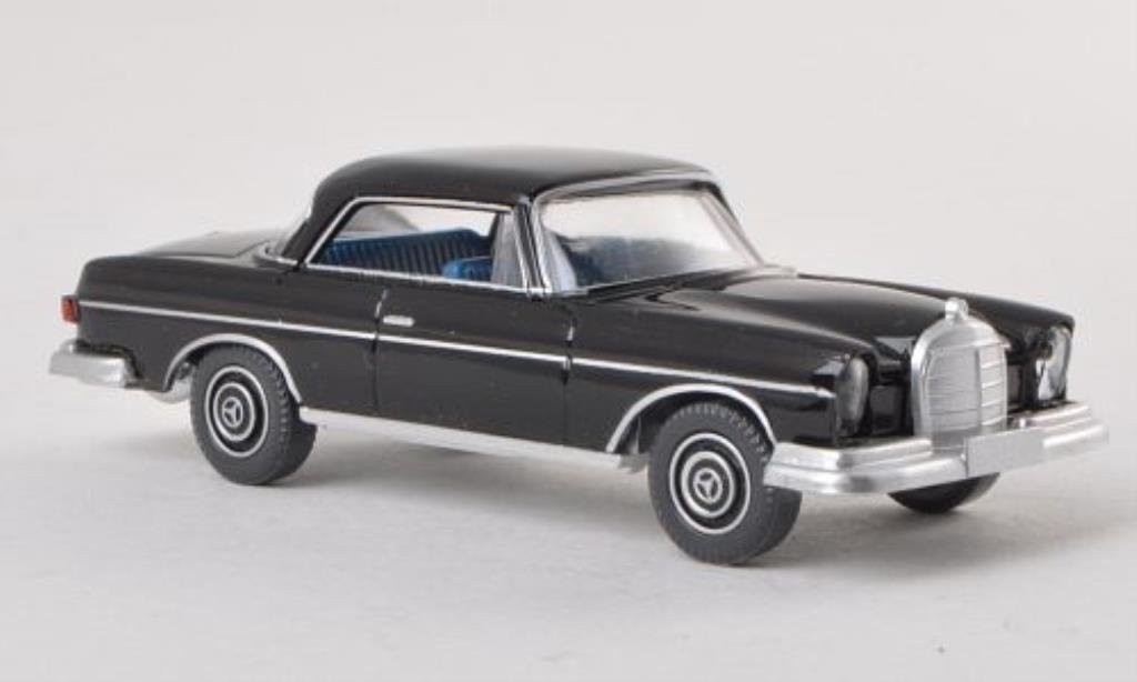 Mercedes 250 1/87 Wiking SE Coupe (W111) black diecast model cars