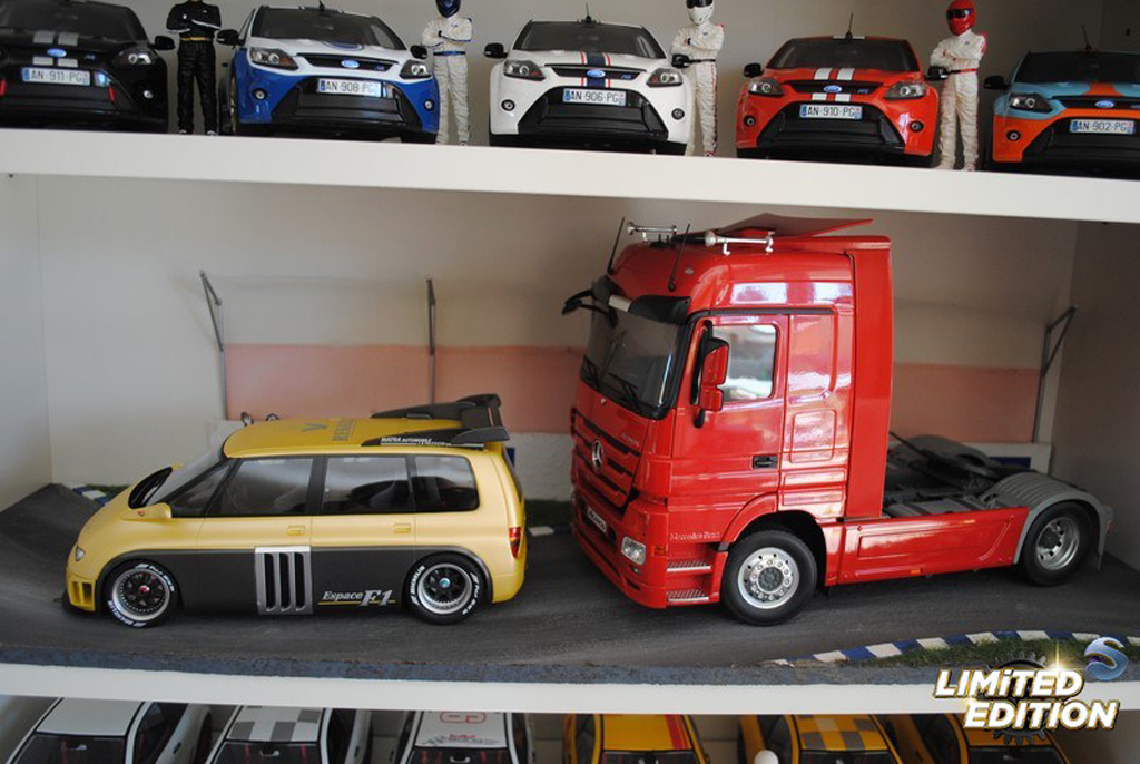 Mercedes Actros Base red 1/18 Eligor