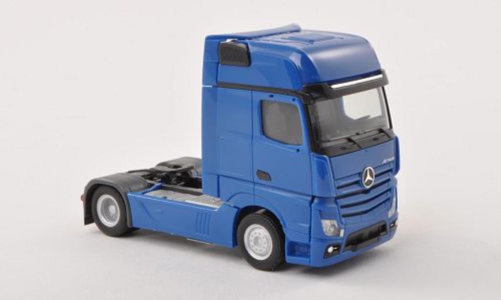 Mercedes Actros 1/87 Herpa Gigaspace Zugmaschine blue diecast model cars