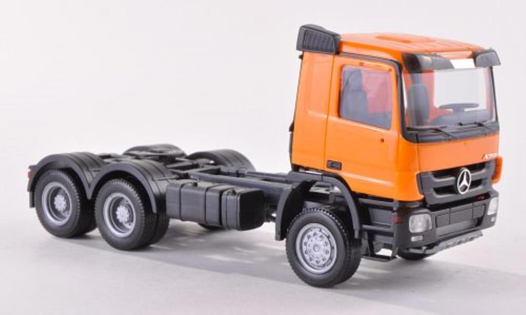 Mercedes Actros 1/87 Herpa M 08 Allrad-Zugmaschine orange diecast model cars