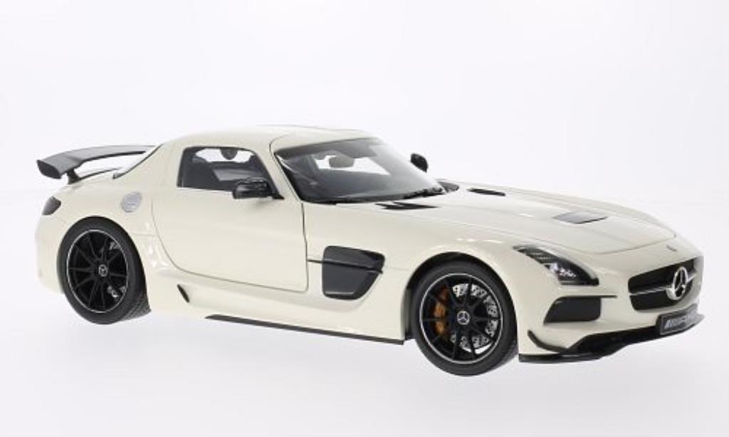 Mercedes SLS 1/18 Minichamps AMG (C197) Black Series white 2013 diecast model cars