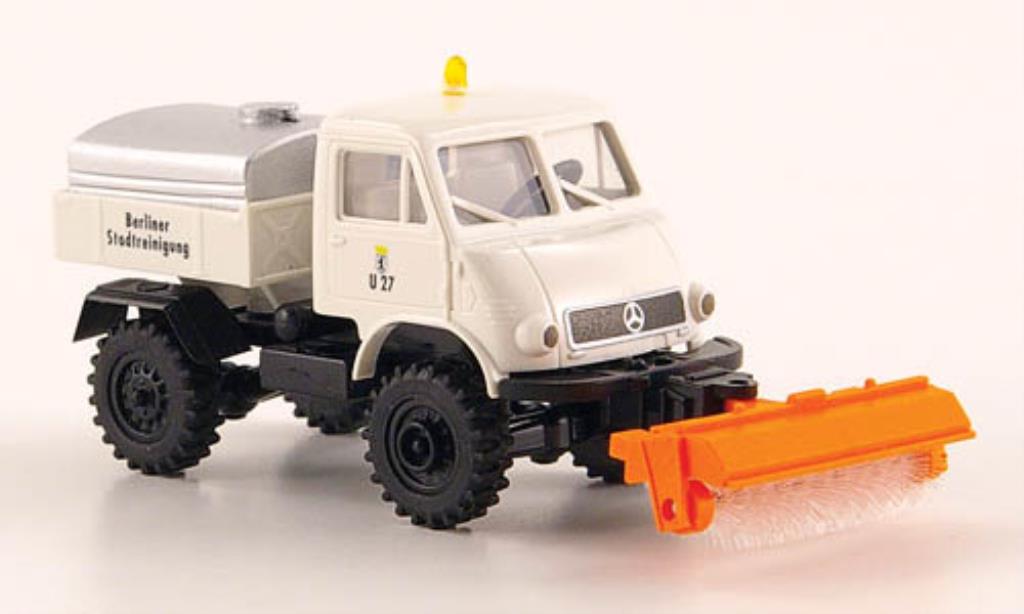 Mercedes Unimog 1/87 Brekina 402 BSR u 27 mit Frontkehrer und Tank diecast model cars