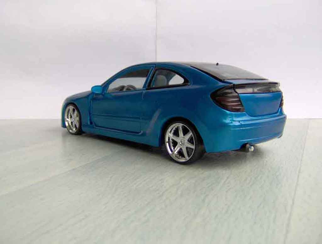Mercedes Classe C Base compact kompressor 1/18 Maisto