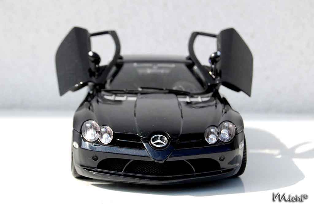 Mercedes SLR Base mac laren black 1/18 Maisto