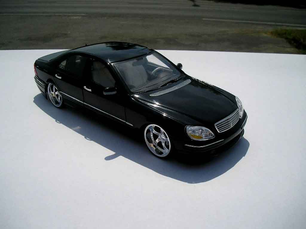 Mercedes Classe S 500 dub black jantes chromees 18 pouces 1/18 Maisto