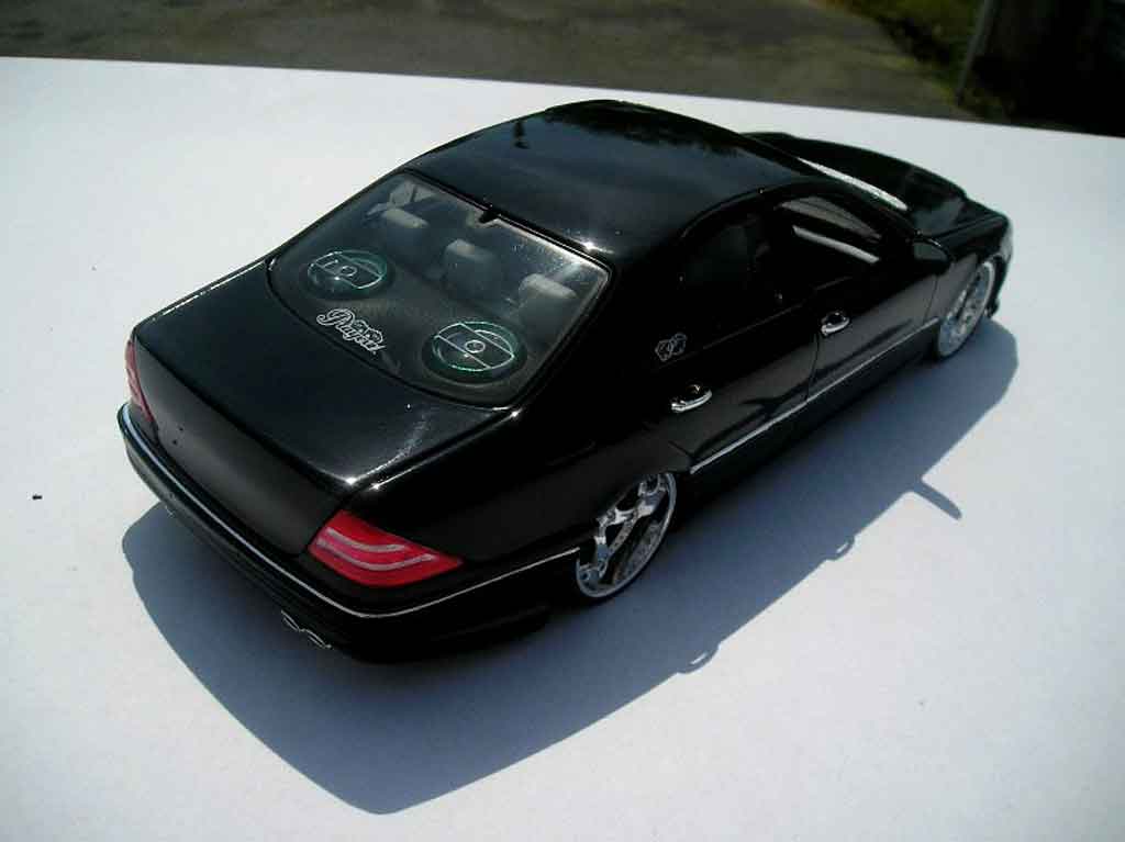 Mercedes Classe S 500 dub black jantes chromees 18 pouces 1/18 Maisto