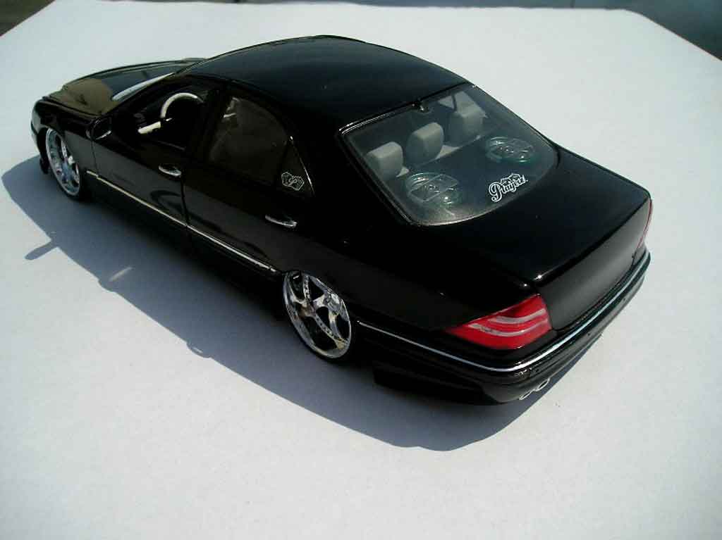 Mercedes Classe S 500 dub black jantes chromees 18 pouces 1/18 Maisto