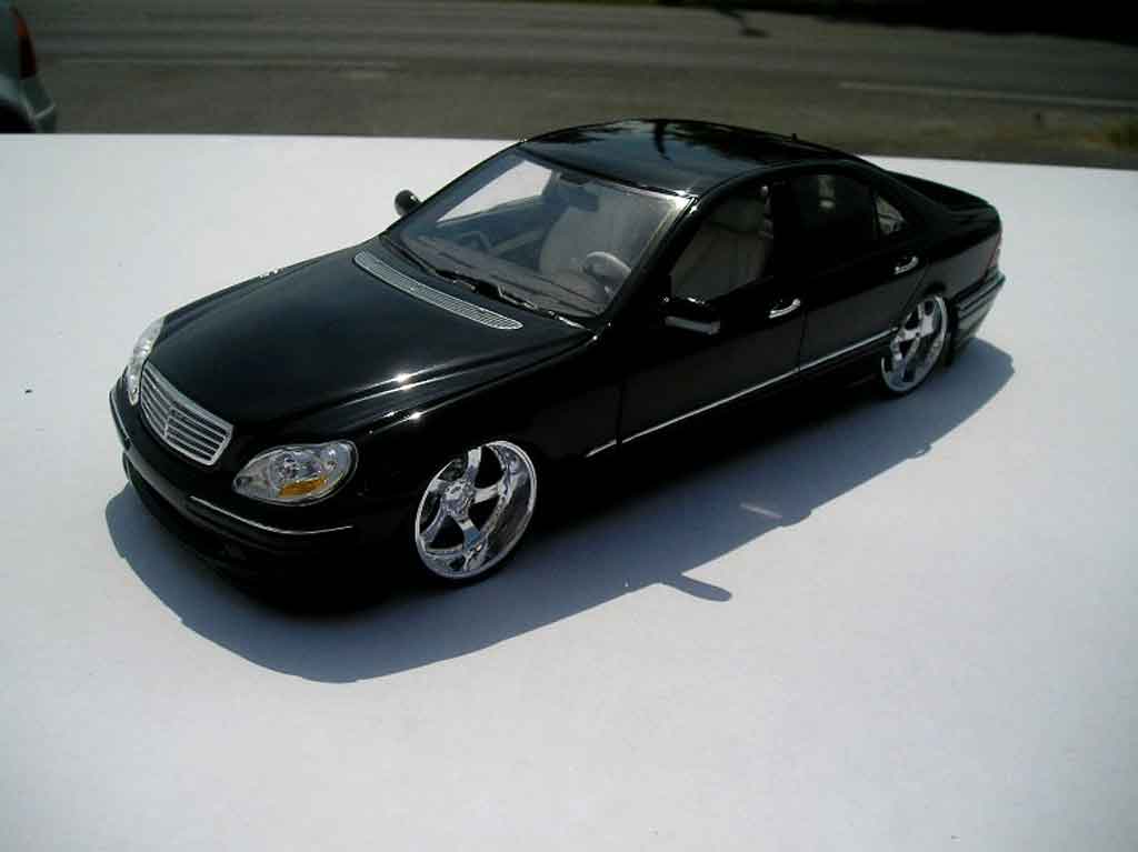 Mercedes Classe S 500 dub black jantes chromees 18 pouces 1/18 Maisto