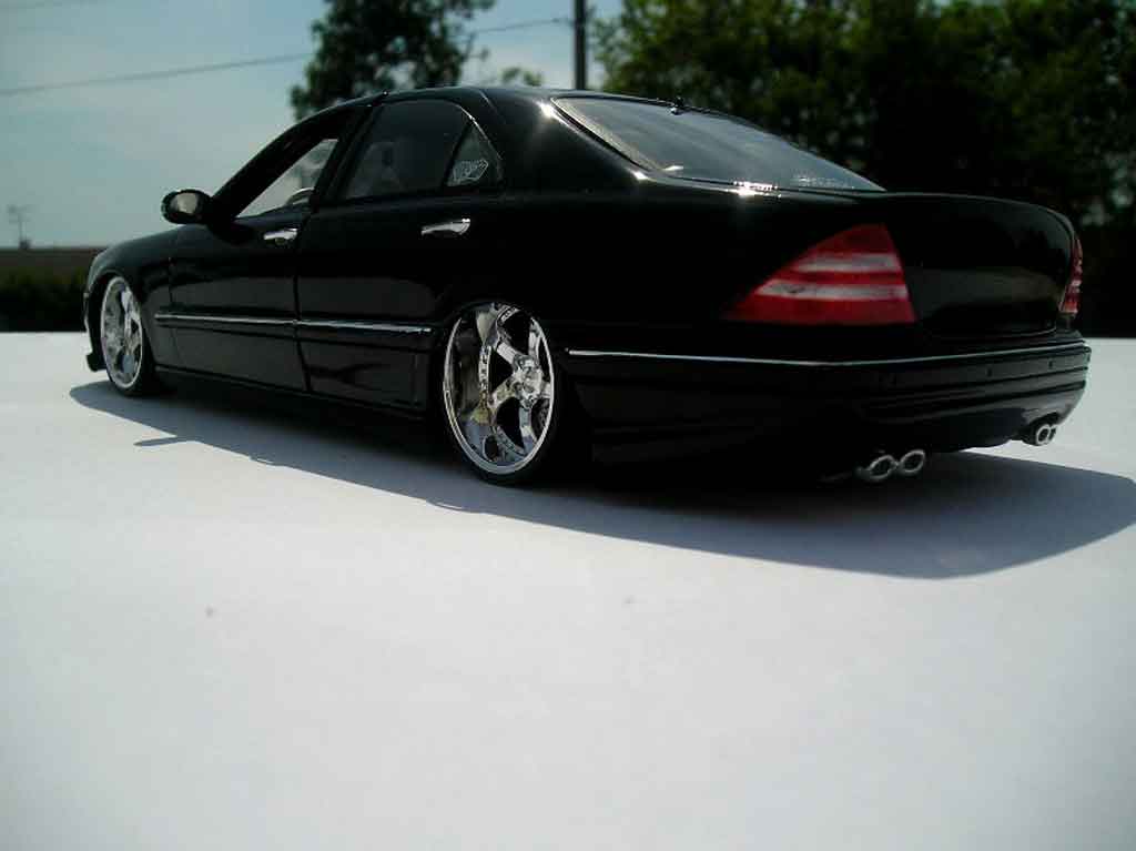 Mercedes Classe S 500 dub black jantes chromees 18 pouces 1/18 Maisto