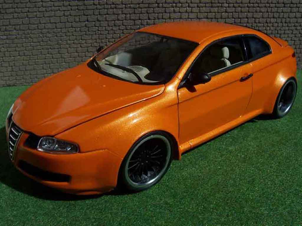 Alfa Romeo GT 1/18 Welly kit large orange mecanique mtk18 diecast model cars