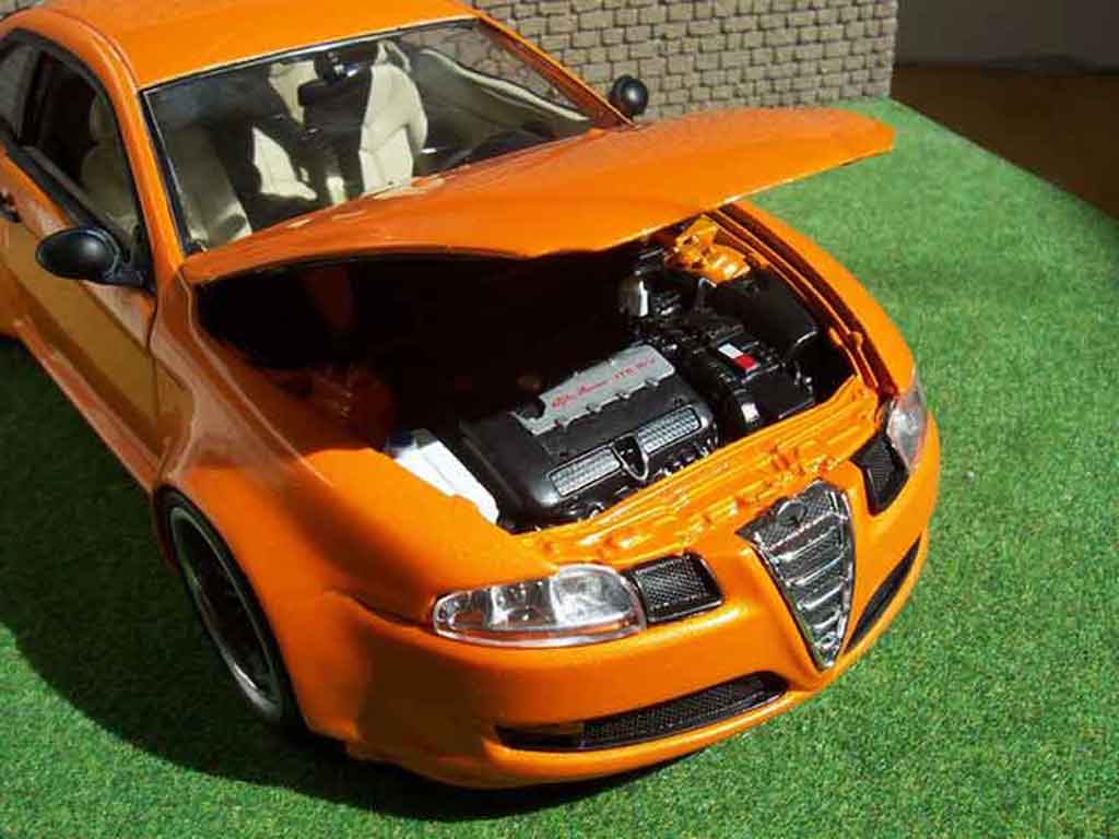 Alfa Romeo GT coupe kit large orange mecanique mtk18 1/18 Welly