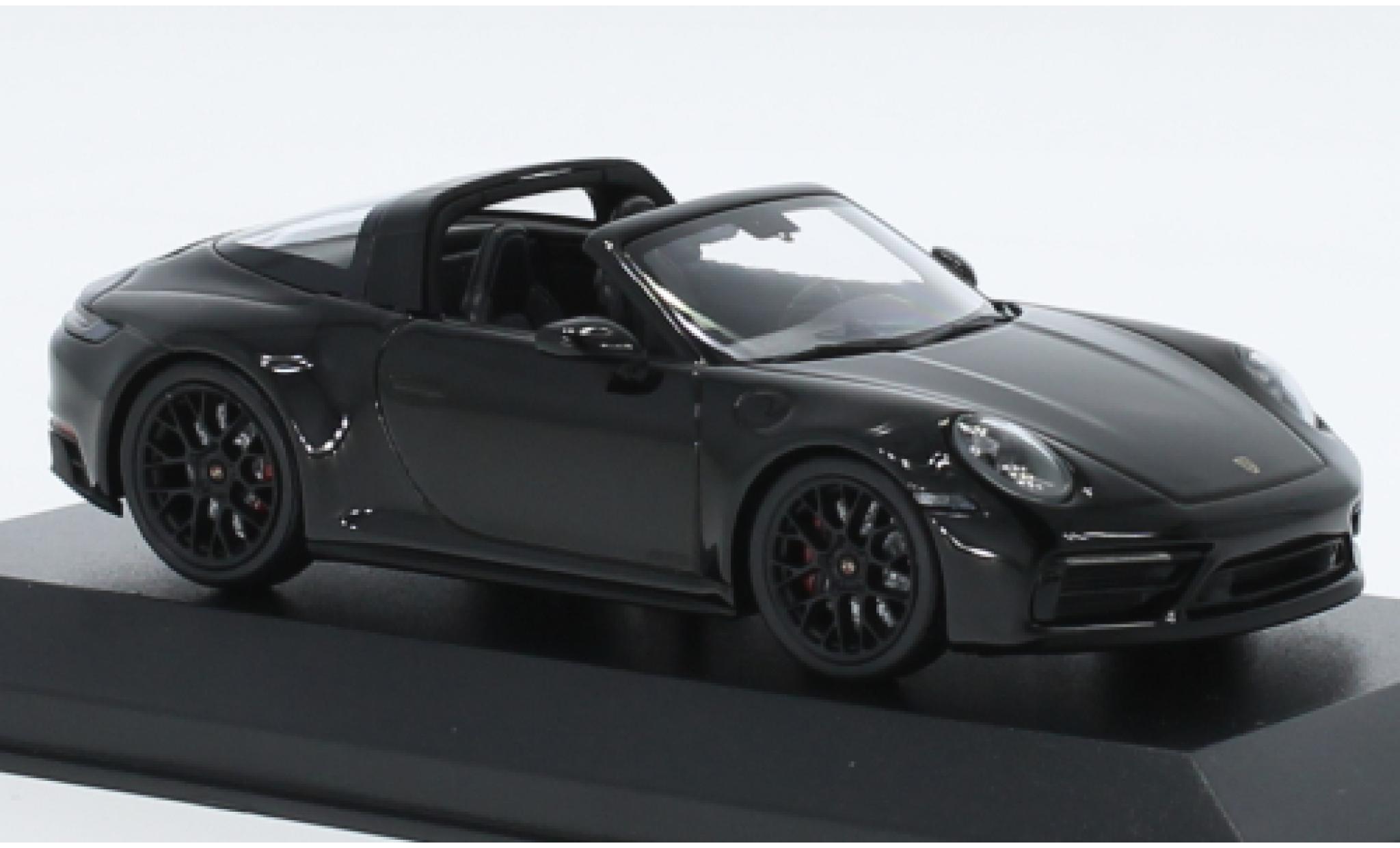 Porsche 992 Targa 1/18 Minichamps 911  4 GTS black 2021 diecast model cars