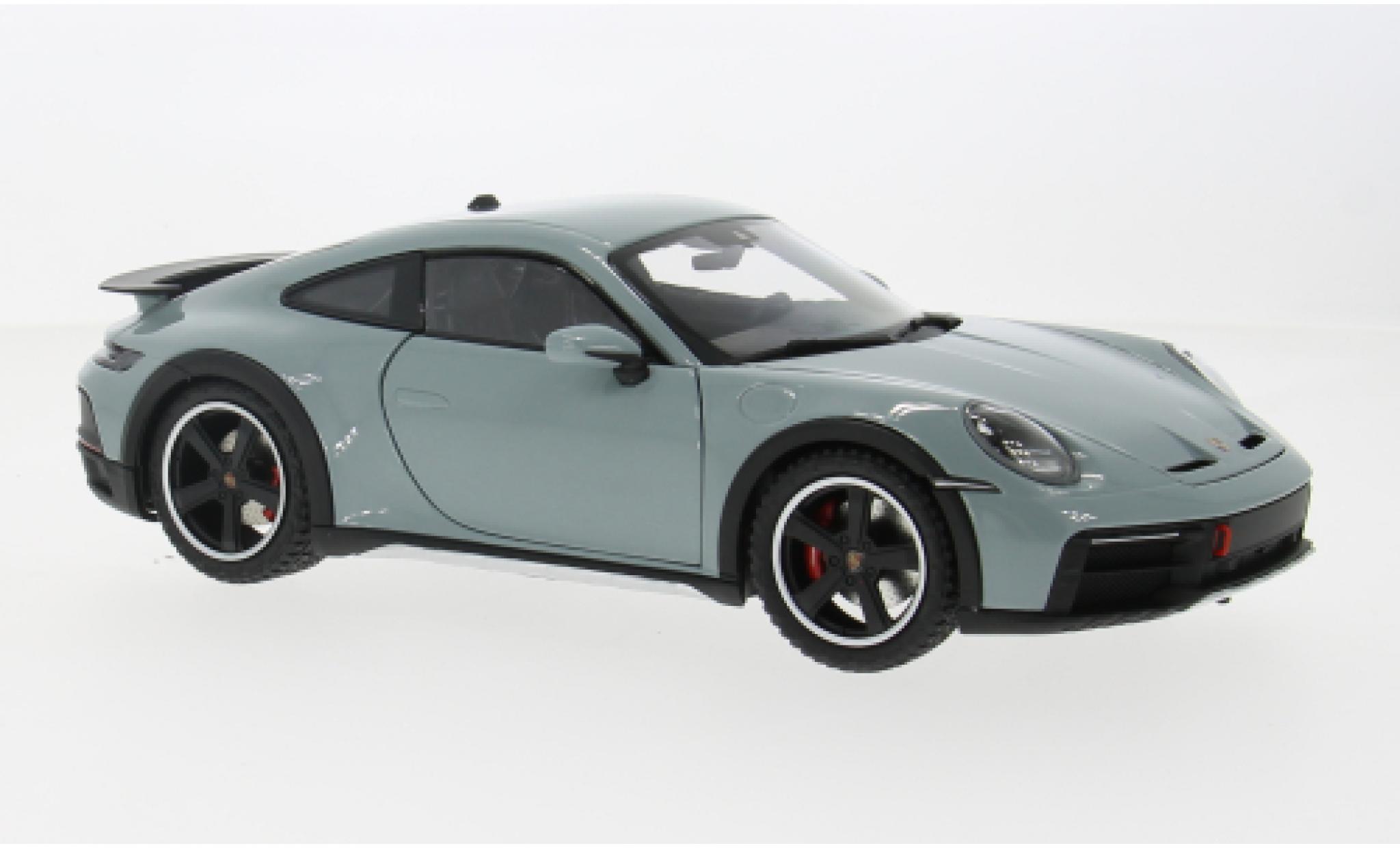 Porsche 992 1/18 Minichamps 911  Dakar metallise green 2022 1:18 diecast model cars