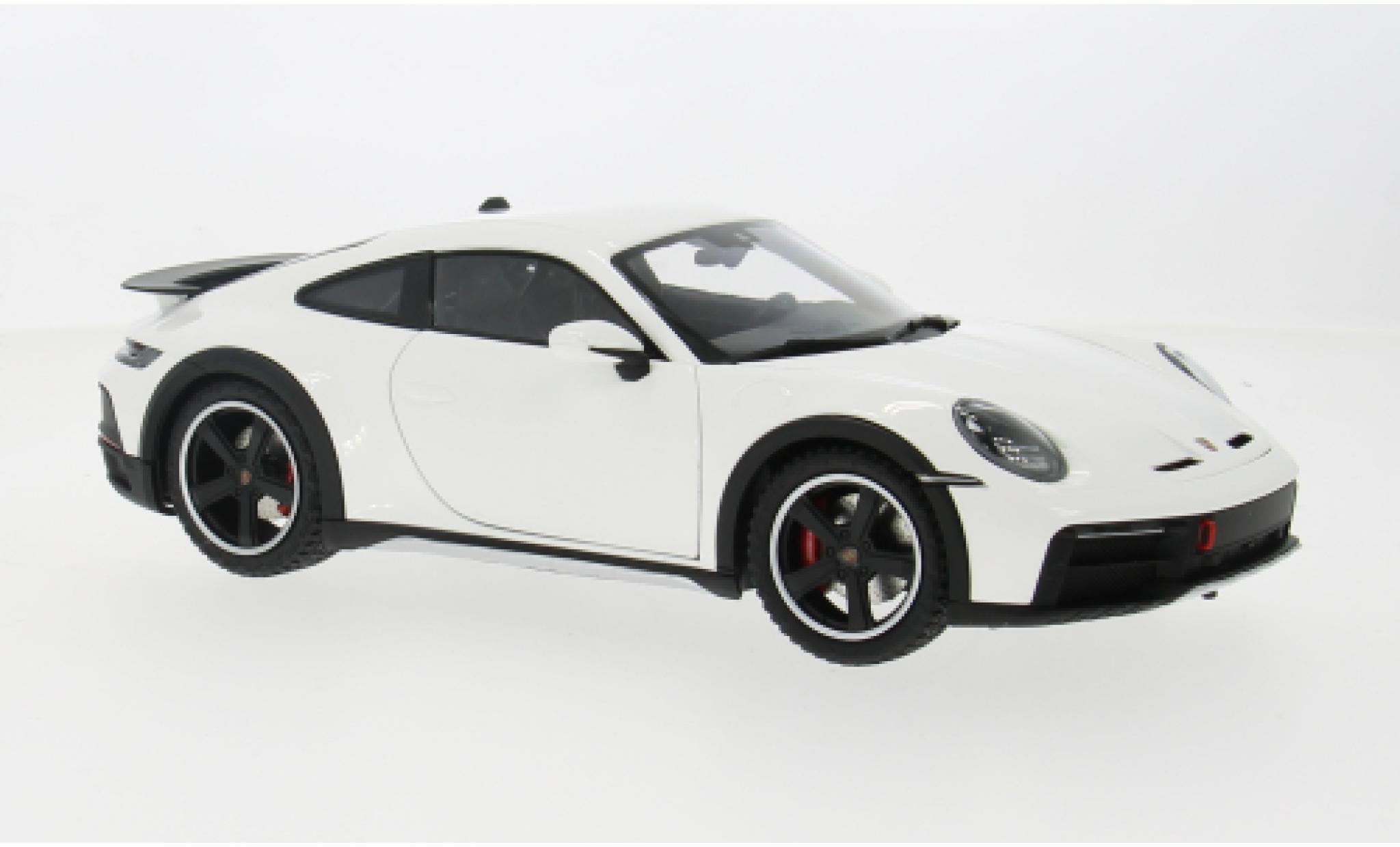 Porsche 992 1/18 Minichamps 911  Dakar white 2022 1:18 diecast model cars
