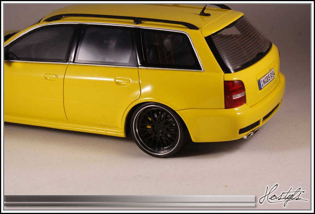 Audi RS4 avant B5 Black and Yellow 1/18 Ottomobile
