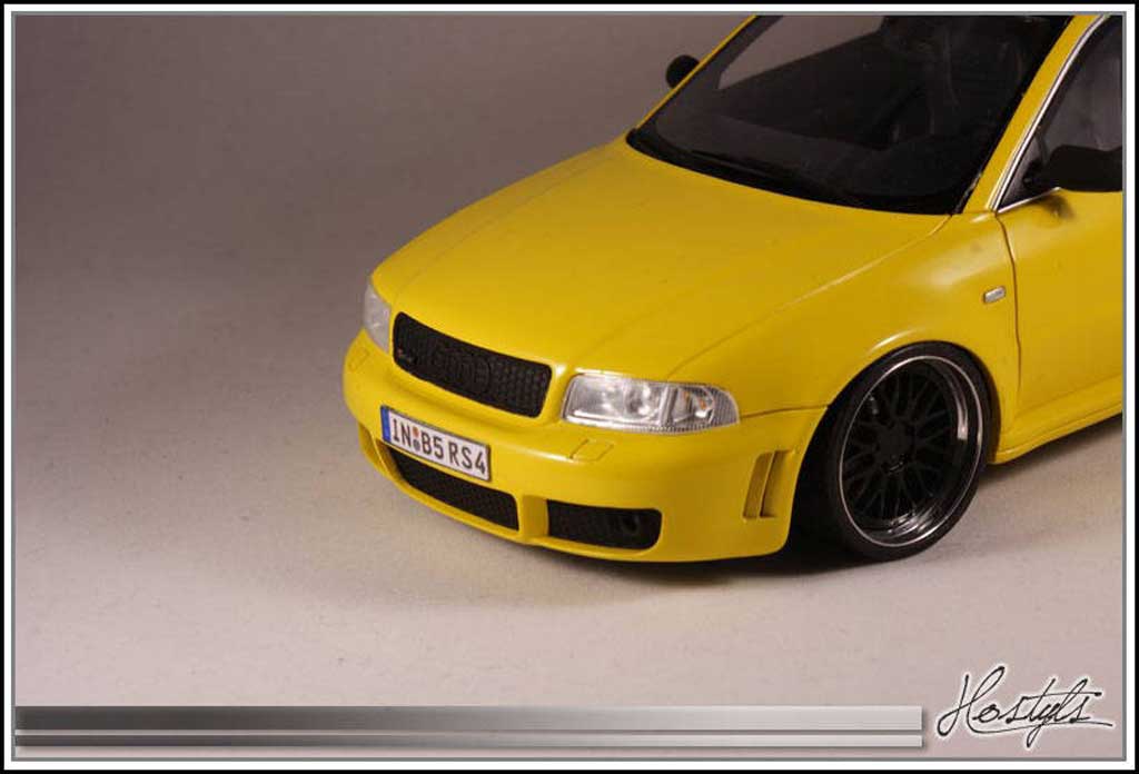 Audi RS4 avant B5 Black and Yellow 1/18 Ottomobile