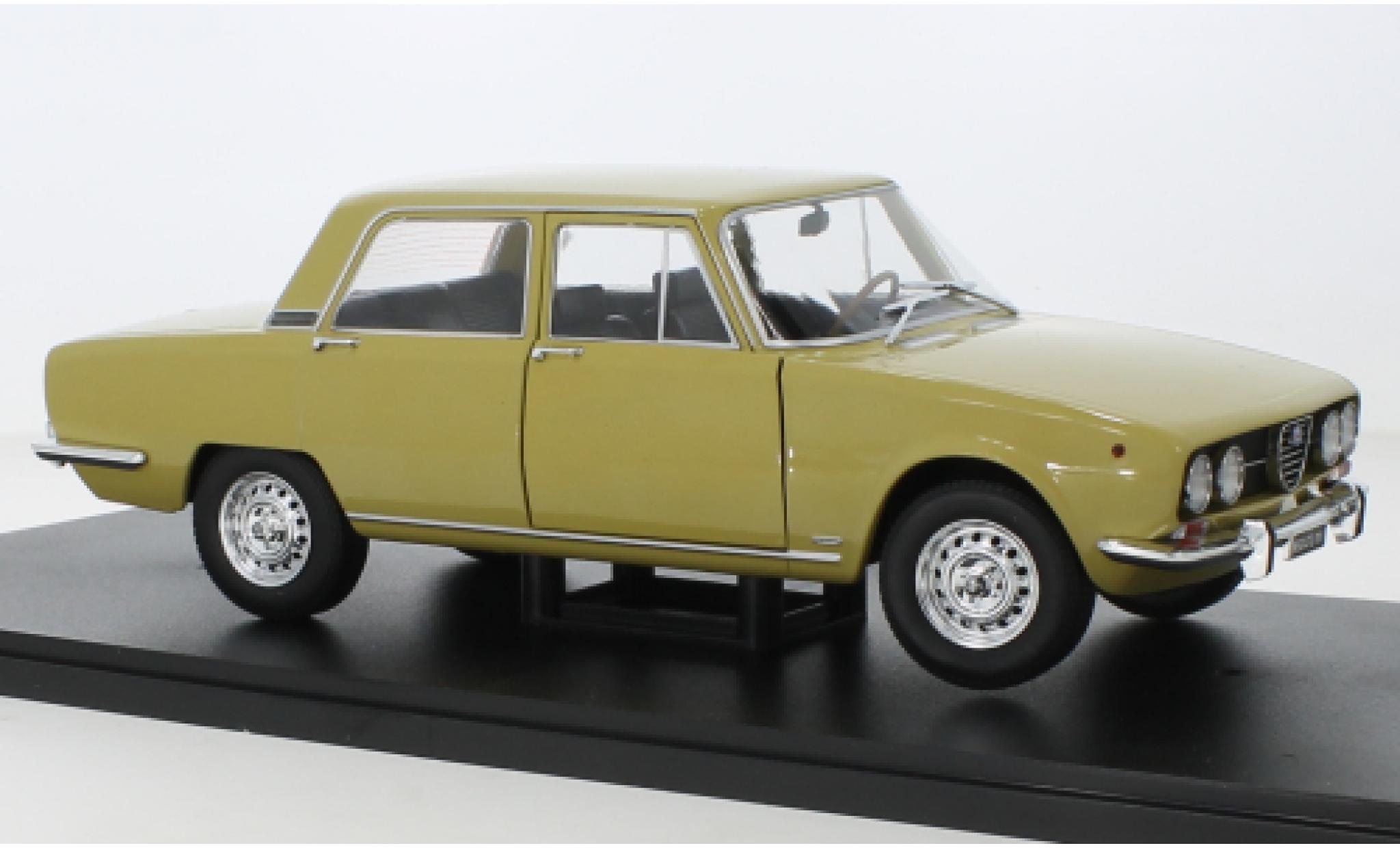 Alfa Romeo 2000 1/18 Mitica Berlina yellow 1971 diecast model cars