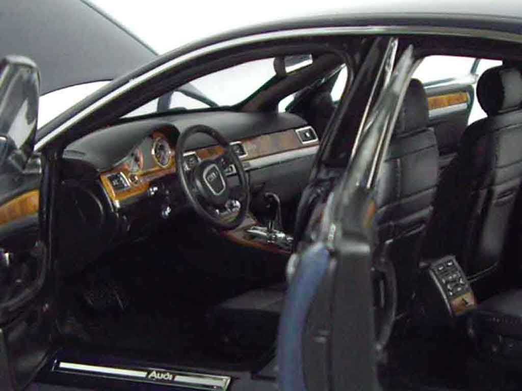 Audi A8 berline 4.2 TDI blue fonce jantes bords larges 1/18 Norev