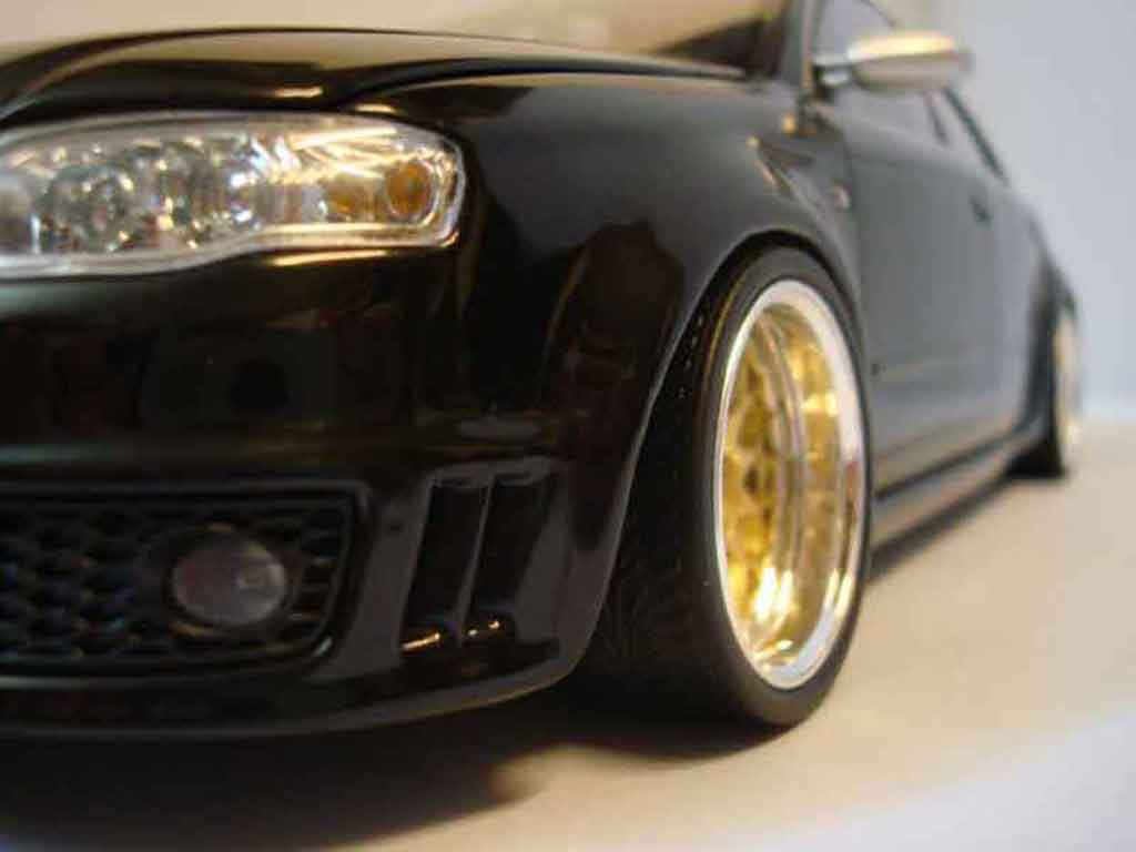 Audi RS4 berline black jantes bbs 1/18 Minichamps
