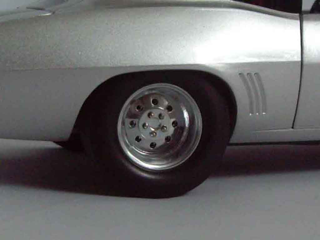 Chevrolet Camaro Z28 drag racing 1/18 GMP